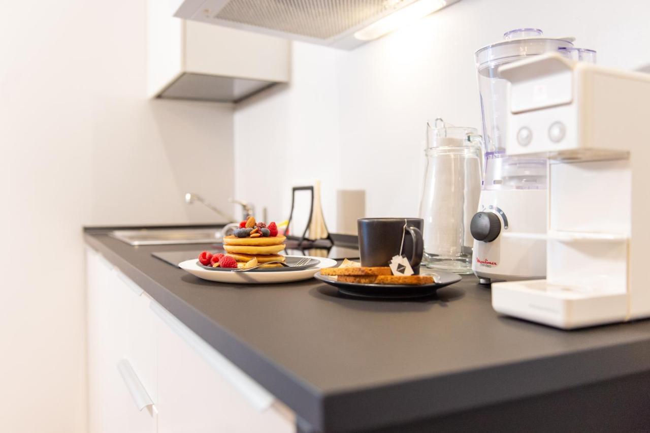 Smart & Urban Suites - Corso51 Римини Екстериор снимка